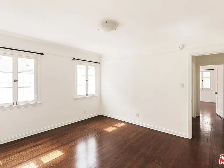 1054 S Stanley Ave — Photo 13