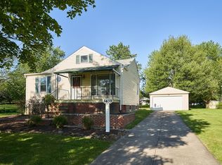 5459 Bartlett Rd, Bedford Heights, OH 44146
