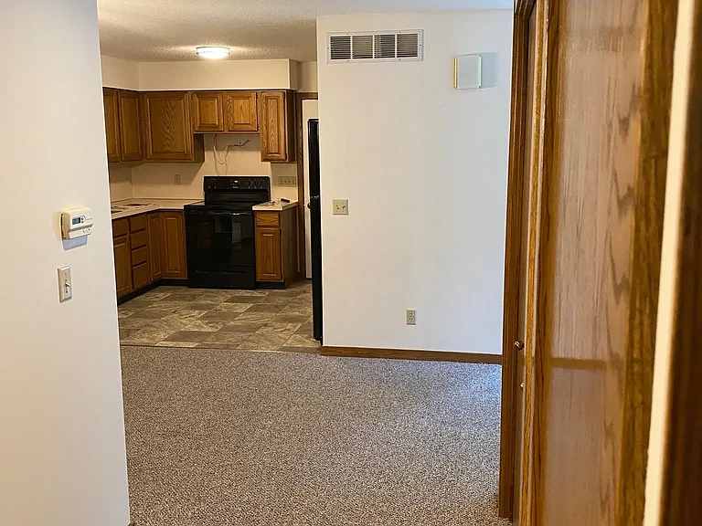 4813 Russell St — Photo 5