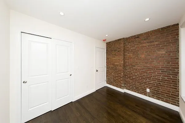 Rented by Icon Realty Management | media 12