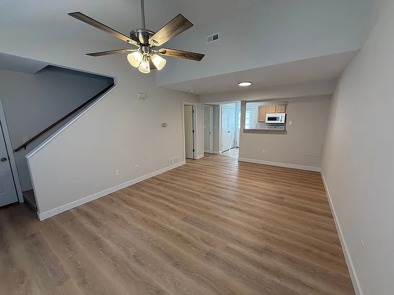 1512-1514 Citadel Dr — Photo 3