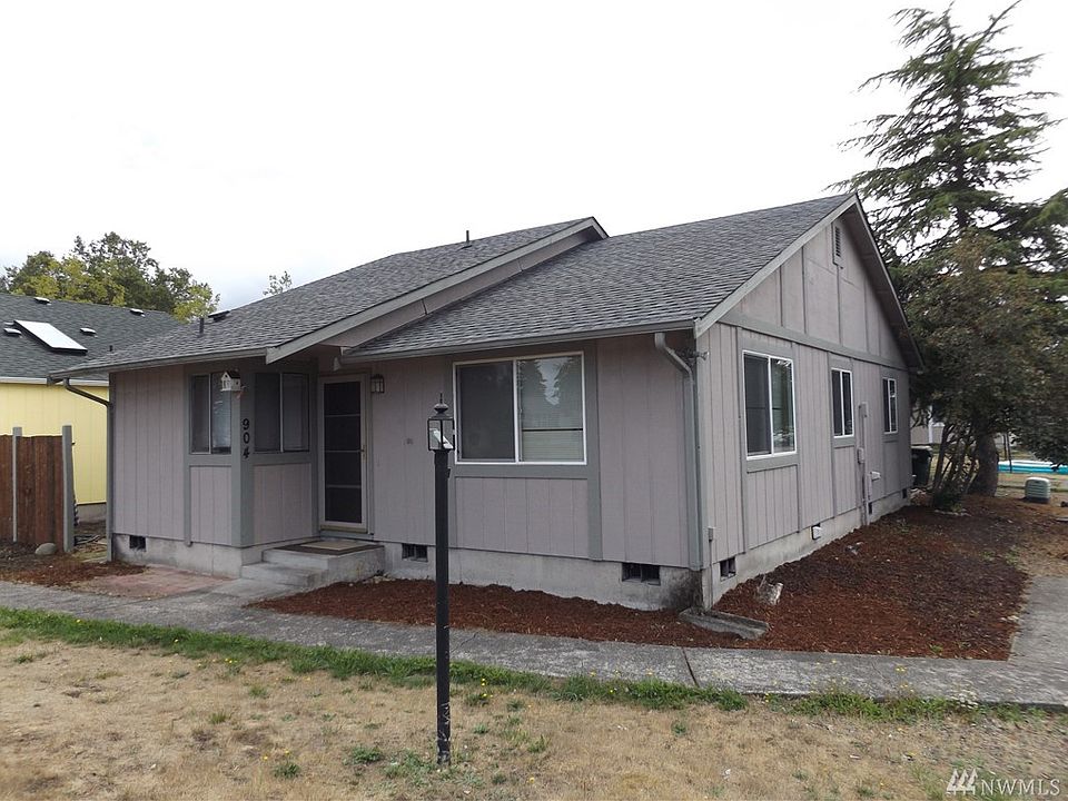 1st image of 904 Schonberg Ln SE