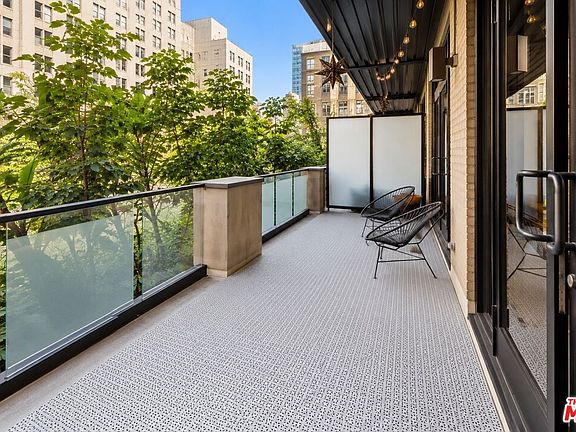 4th image of 460 S Spring St APT 205