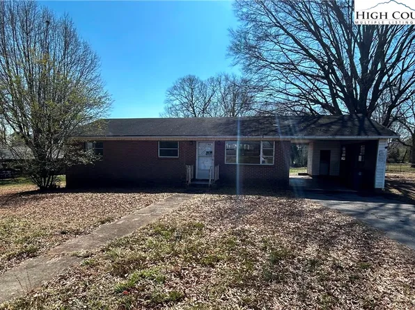 918 Emmanuel Church Road, Conover, NC 28613