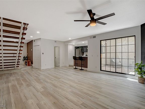 2nd image of 4936 Vivaldi Dr