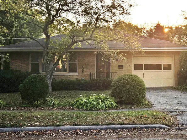 3111 Elizabeth Ave, Zion, IL 60099