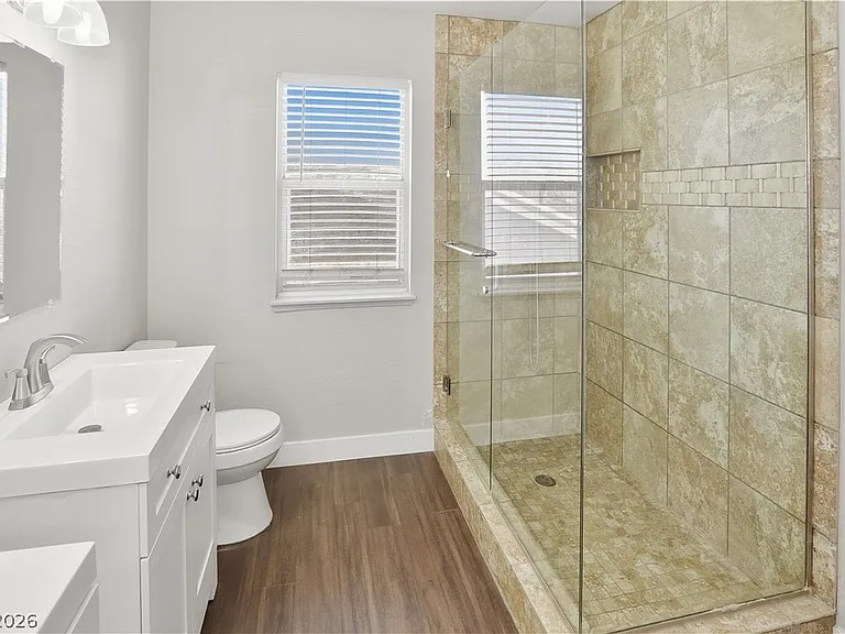 747 Canyon Crest Dr — Photo 37