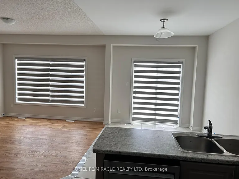 239 Palace St — Photo 17