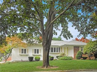 243 Belvedere Dr, Cranston, RI 02920