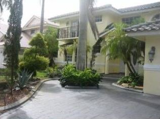 8116 NW 162nd St, Miami Lakes, FL 33016