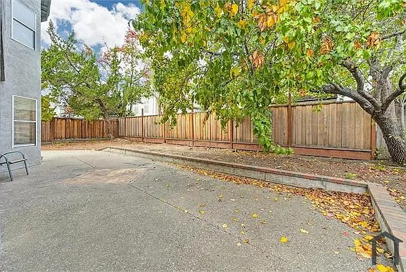 1585 Foxwood Dr — Photo 44