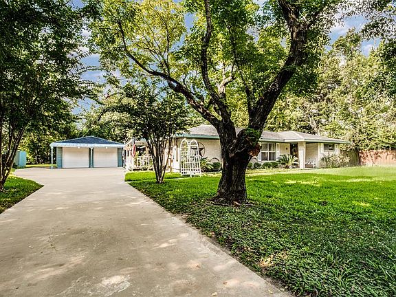 2nd image of 2326 Ladin Dr