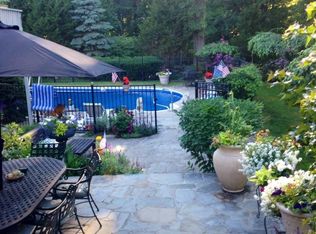 20 Village Ln, Southport, CT 06890