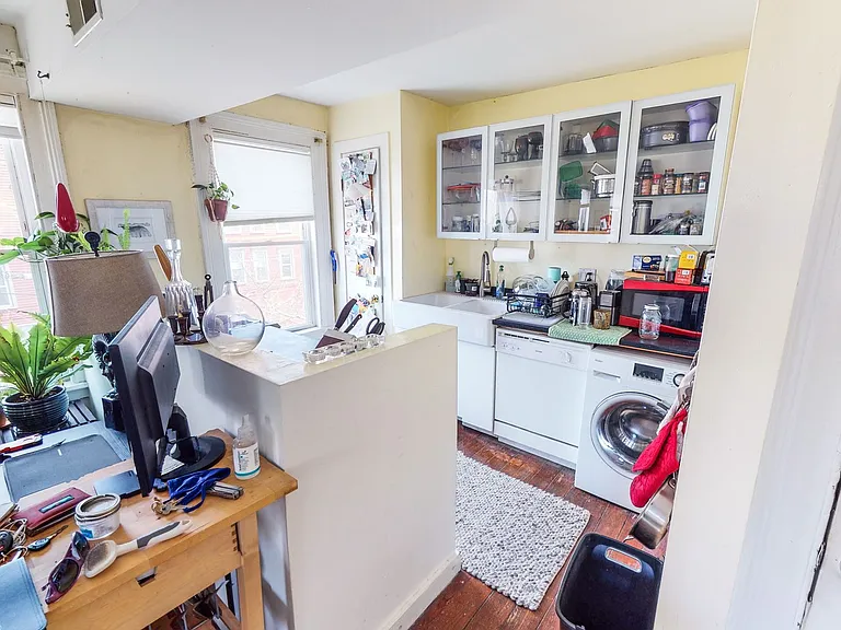 934 State St #4 — Photo 14