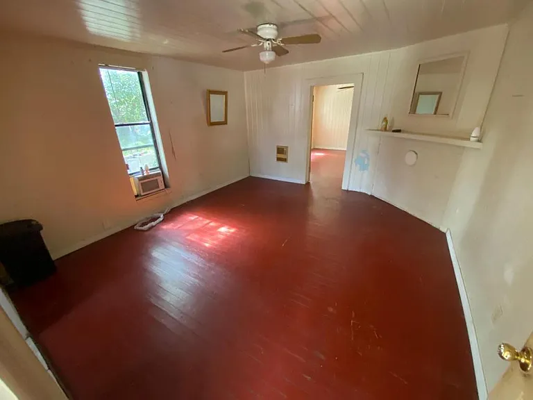 20805 Chestnut St — Photo 6