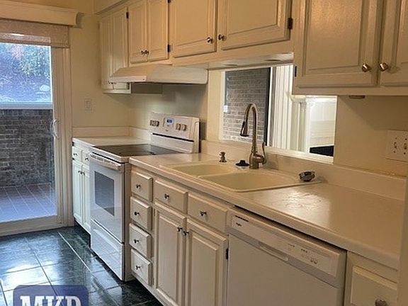 5th image of 2304 Wood Gate Ln
