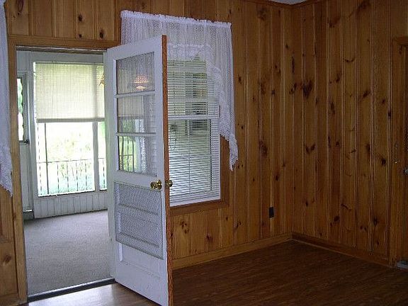 Breezeway/Screened Patio