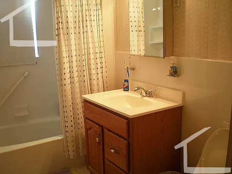 435 Washington St #1 — Photo 7