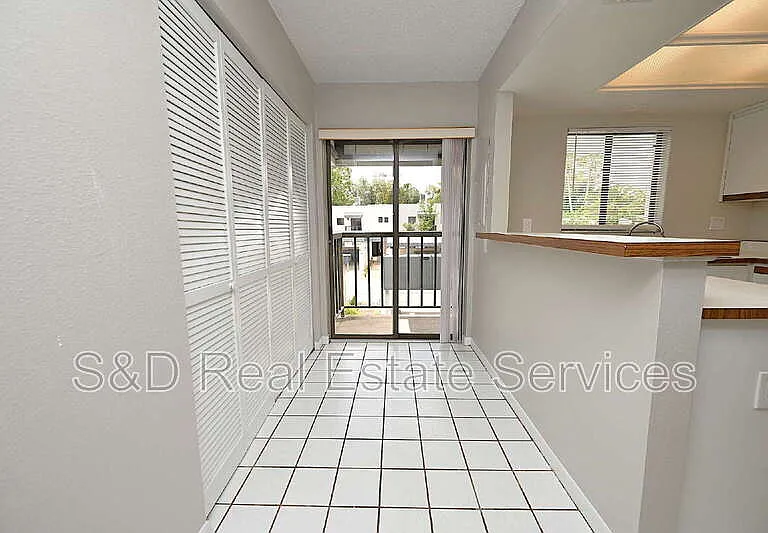 1808 Village Ct — Photo 8
