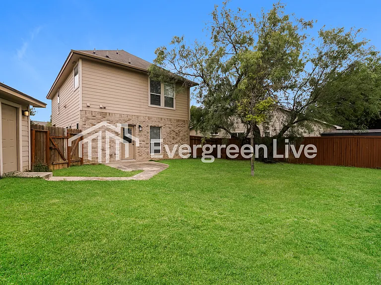 4331 Griffin Park Dr — Photo 15