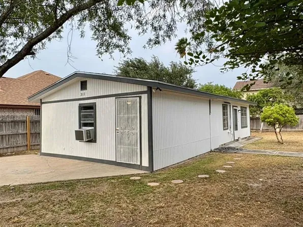 311 S 8th St, Hidalgo, TX 78557