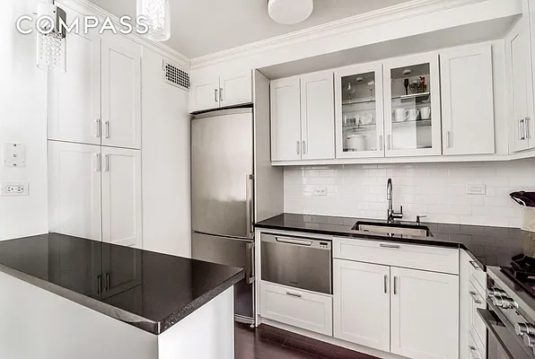 Sold by Compass | media 7