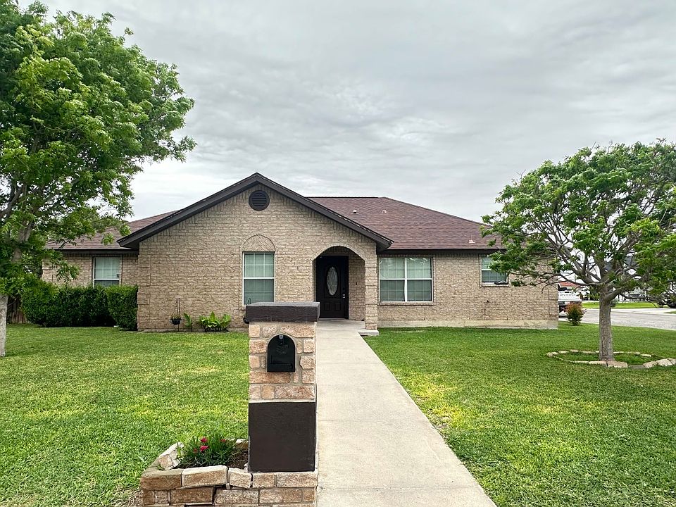 1st image of 214 Ramon Cardenas Dr