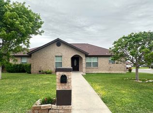 214 Ramon Cardenas Dr, Del Rio, TX 78840
