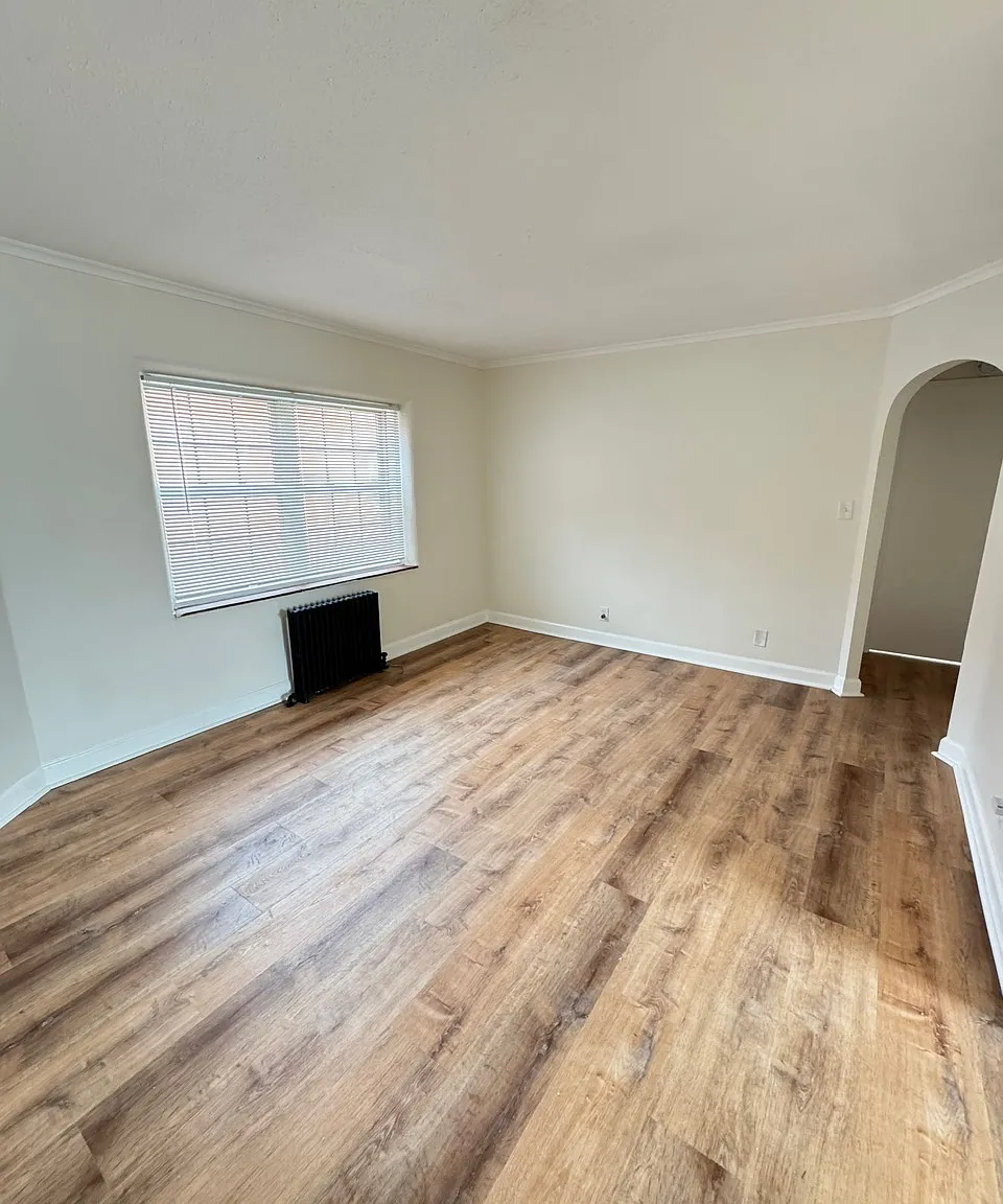 2 bed, 700 sqft, $1,250 — Photo 2