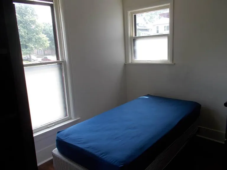 924 E Main St — Photo 7