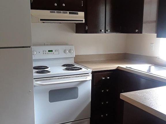 3rd image of 1703 Lakewood Ave