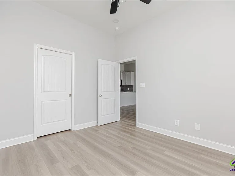 1013 Northside Dr — Photo 26