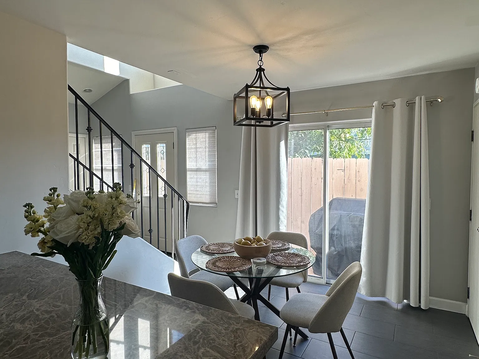 4810 W Mountain View Dr — Photo 3