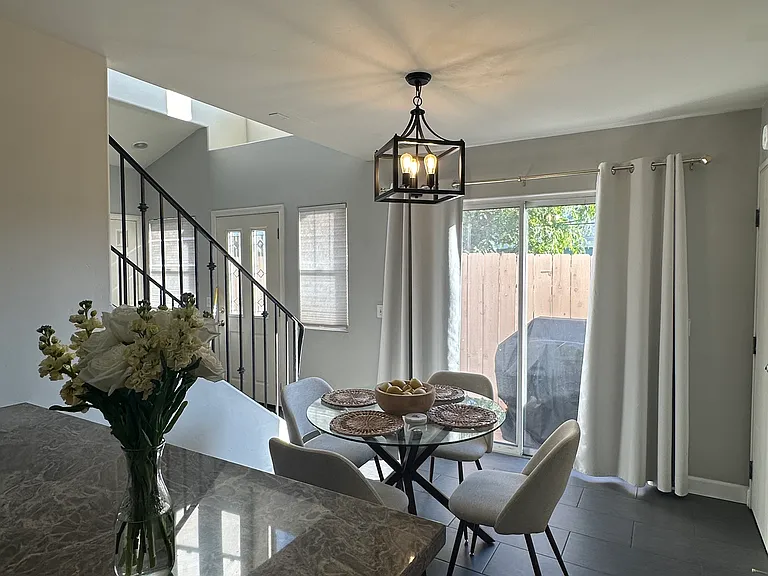 4810 W Mountain View Dr — Photo 3
