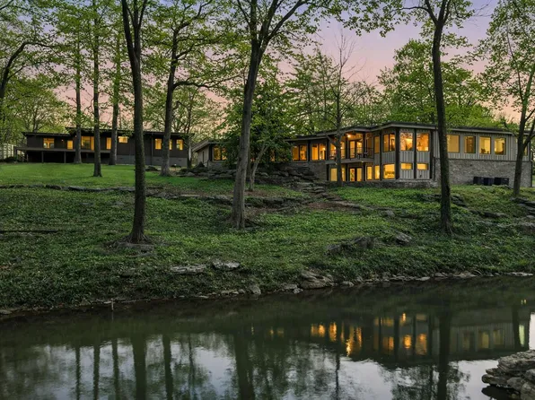 1318 S Jones Mill Lane, Springfield, MO 65809