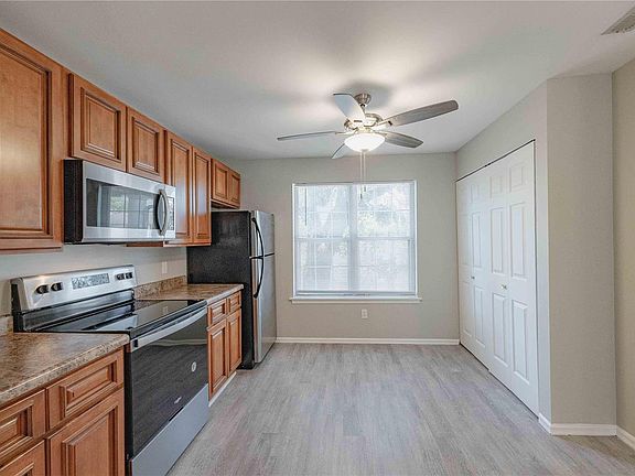 4th image of 776 Sugar Glen Dr