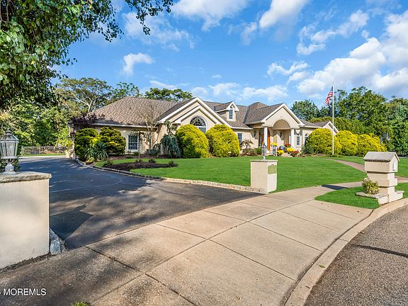 3rd image of 481 Eagle Point Drive