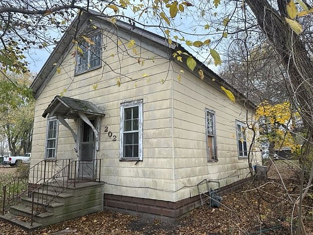 1st image of 202 S Van Horn St