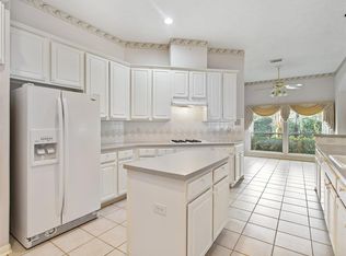 1014 Victorian Ct, Seabrook, TX 77586
