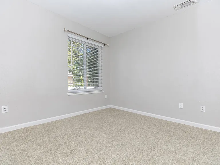 54 Quay Ct — Photo 121