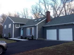 2 Quaker Ln, Swansea, MA 02777