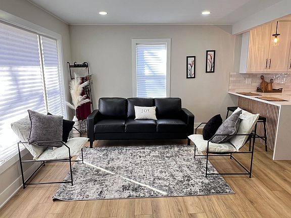2nd image of 1061 S Pleasure Ct
