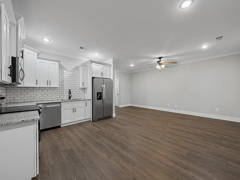 2624 S Main St #14 — Photo 14