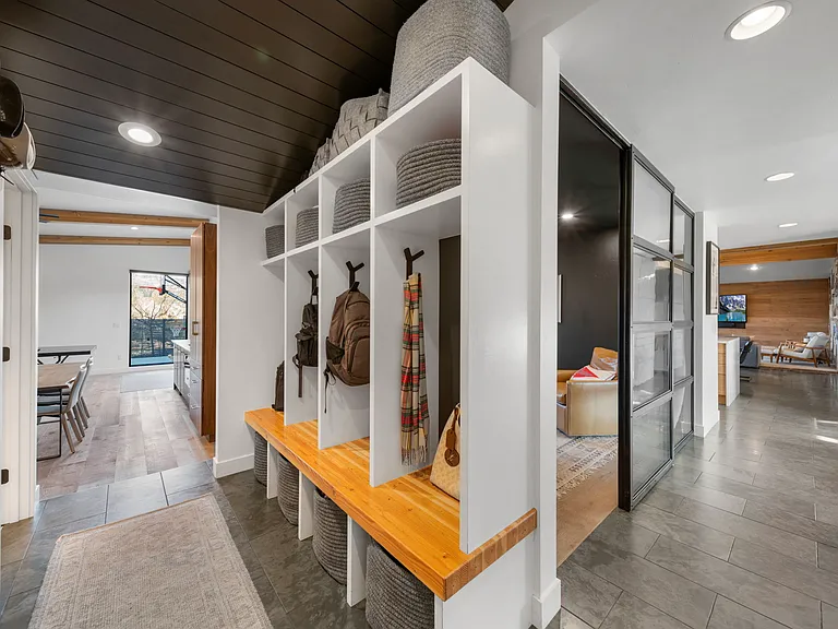 2713 Mesa Ave — Photo 23