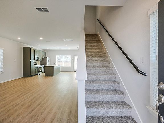 5th image of 6407 Paris St