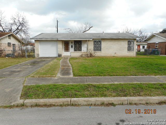 1st image of 5015 Creekmoor Dr