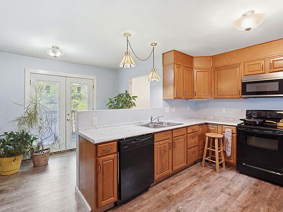 5th image of 2179 Pippin Rd