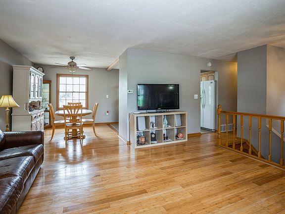 4th image of 7735 Kensington Ln
