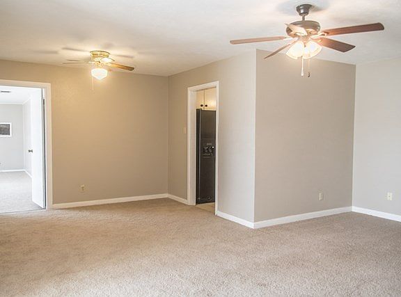 3rd image of 1506 Parker Dr