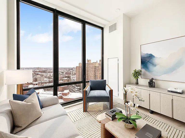 54 Crown St #Penthouse 17 — Photo 3